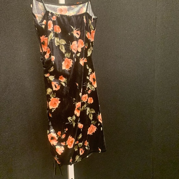 FAVE IN FLORAL MINI DRESS - Picture 10 of 10